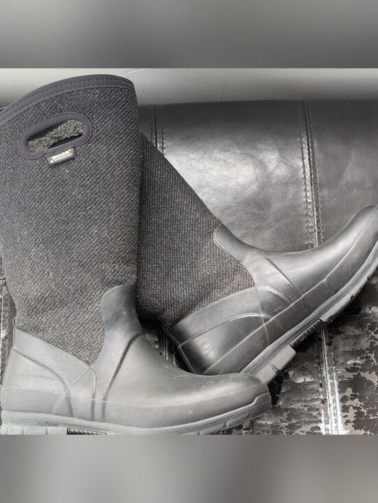 Bogs Shoes - Bogs Women's Black Wool-Blend Waterproof Mid Calf Boots size 9*/9.5